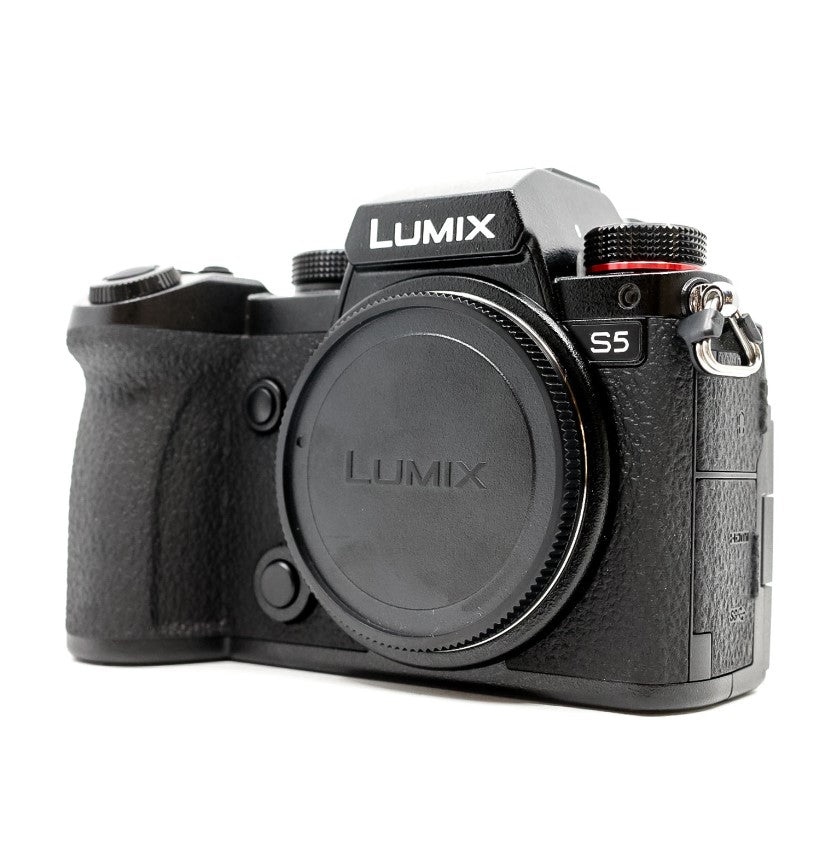 Panasonic Lumix DC-S5